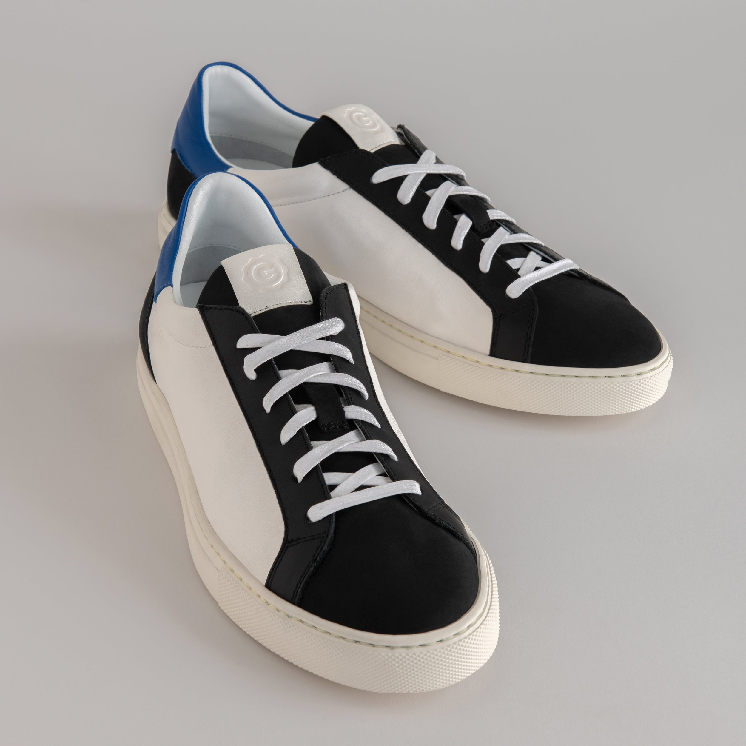 The Reign - Retro Blue/Black
