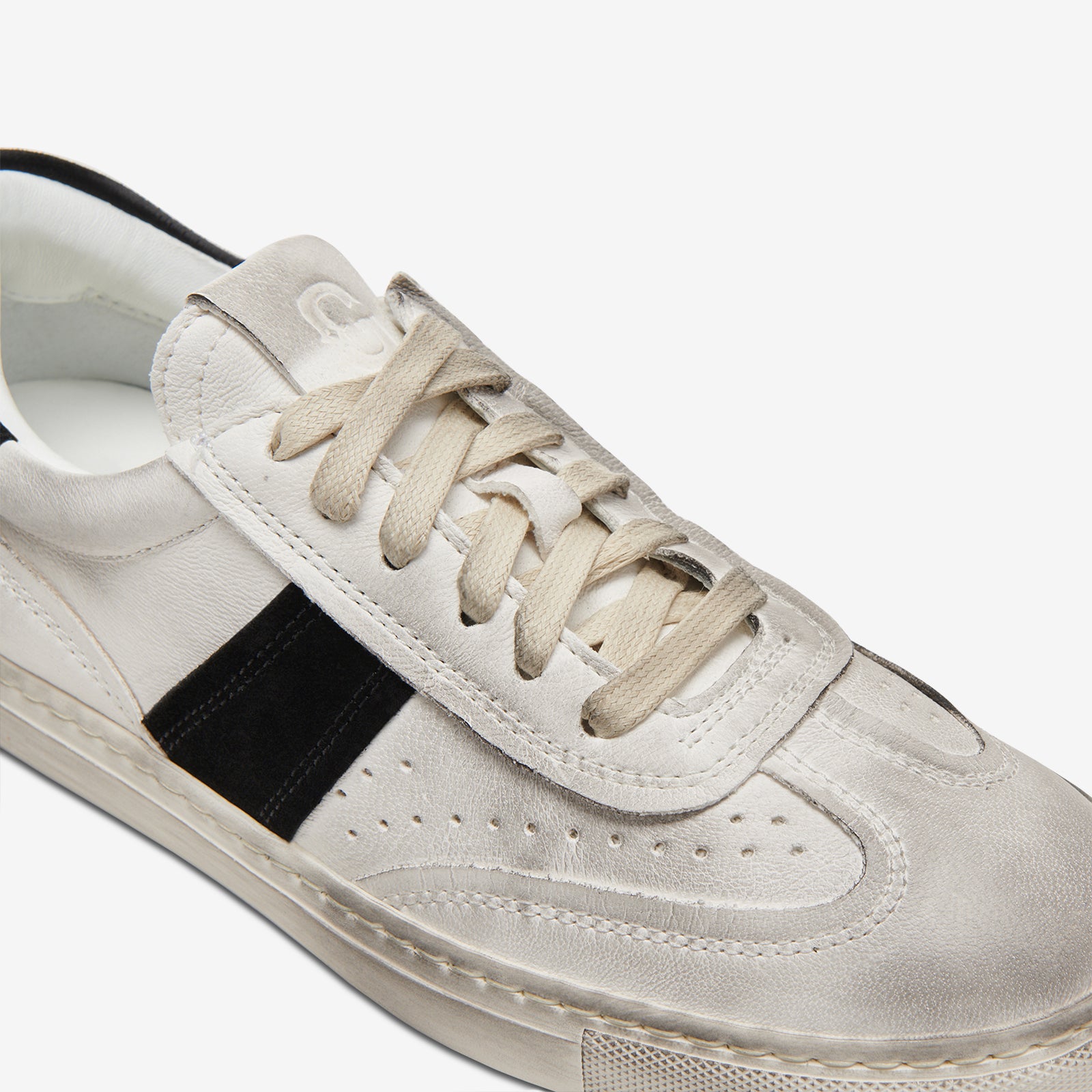 Greats - The Charlie Distressed - White/Black - Women's Shoe – GREATS