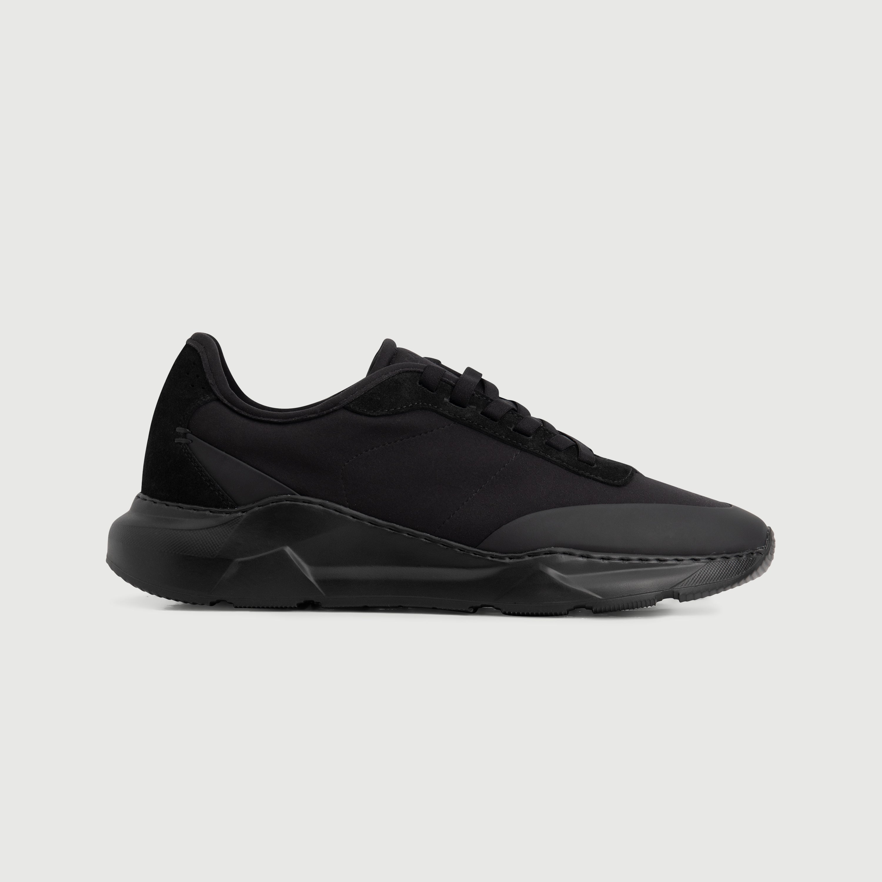 The Manhattan City Runner - Matte Black