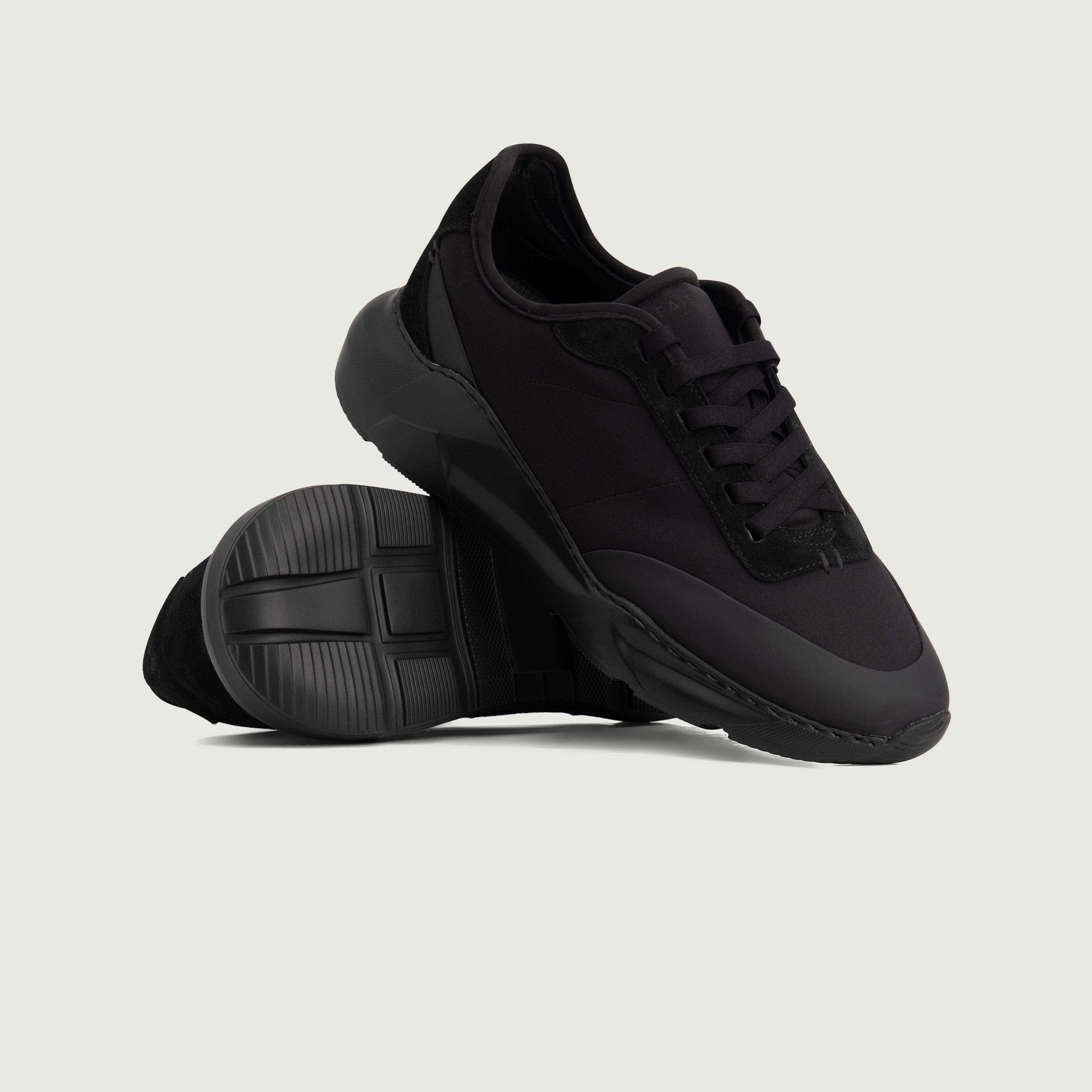 The Manhattan City Runner - Matte Black